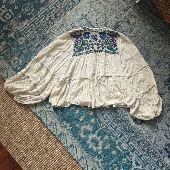 Free People - In Vivid Color Embroidered Peasant Top - Size M - Picture 6 of 9